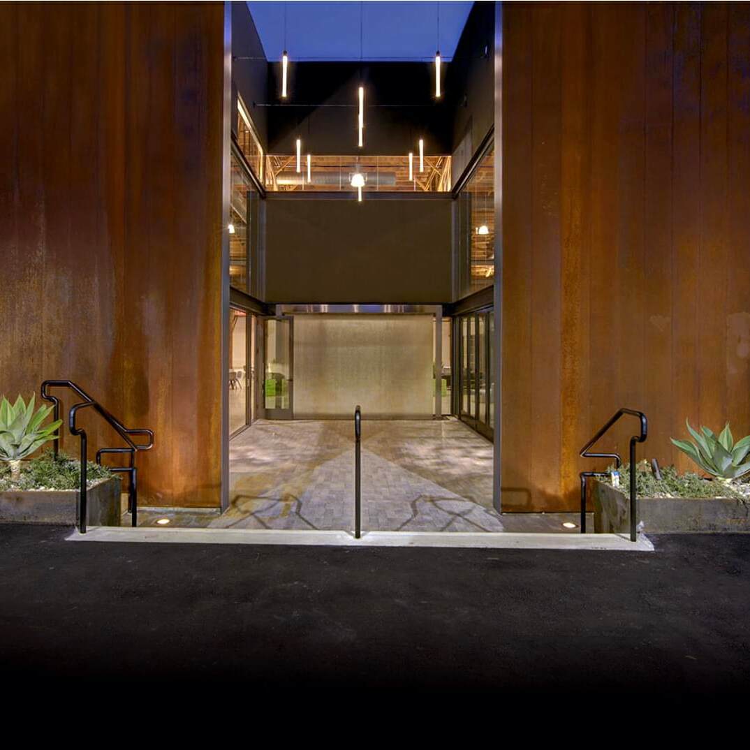 3.2.4 CAHUENGA HERO BOTTOM PANEL